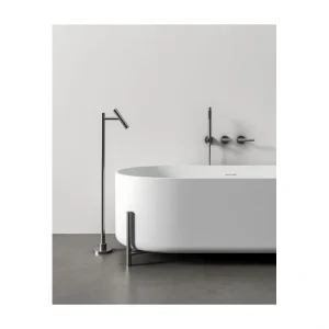 Hotel Bathtub